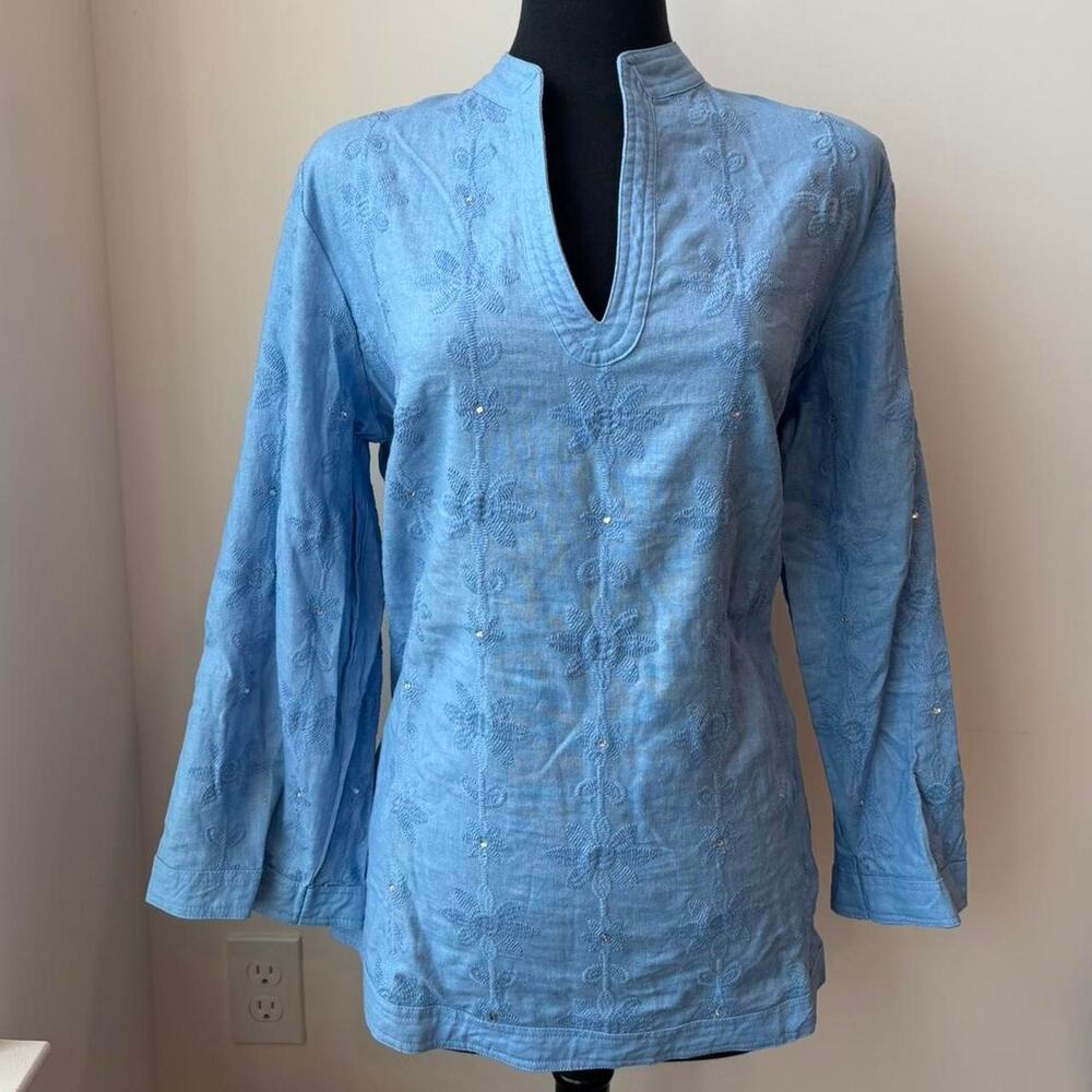 NWT Lucy and Laurel Light blue embroidered v neck blouse with beads size 1X